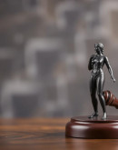 'Почему самостоятельная защита прав на недвижимость в суде чаще всего обречена на провал?