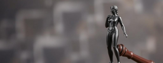 'Почему самостоятельная защита прав на недвижимость в суде чаще всего обречена на провал?